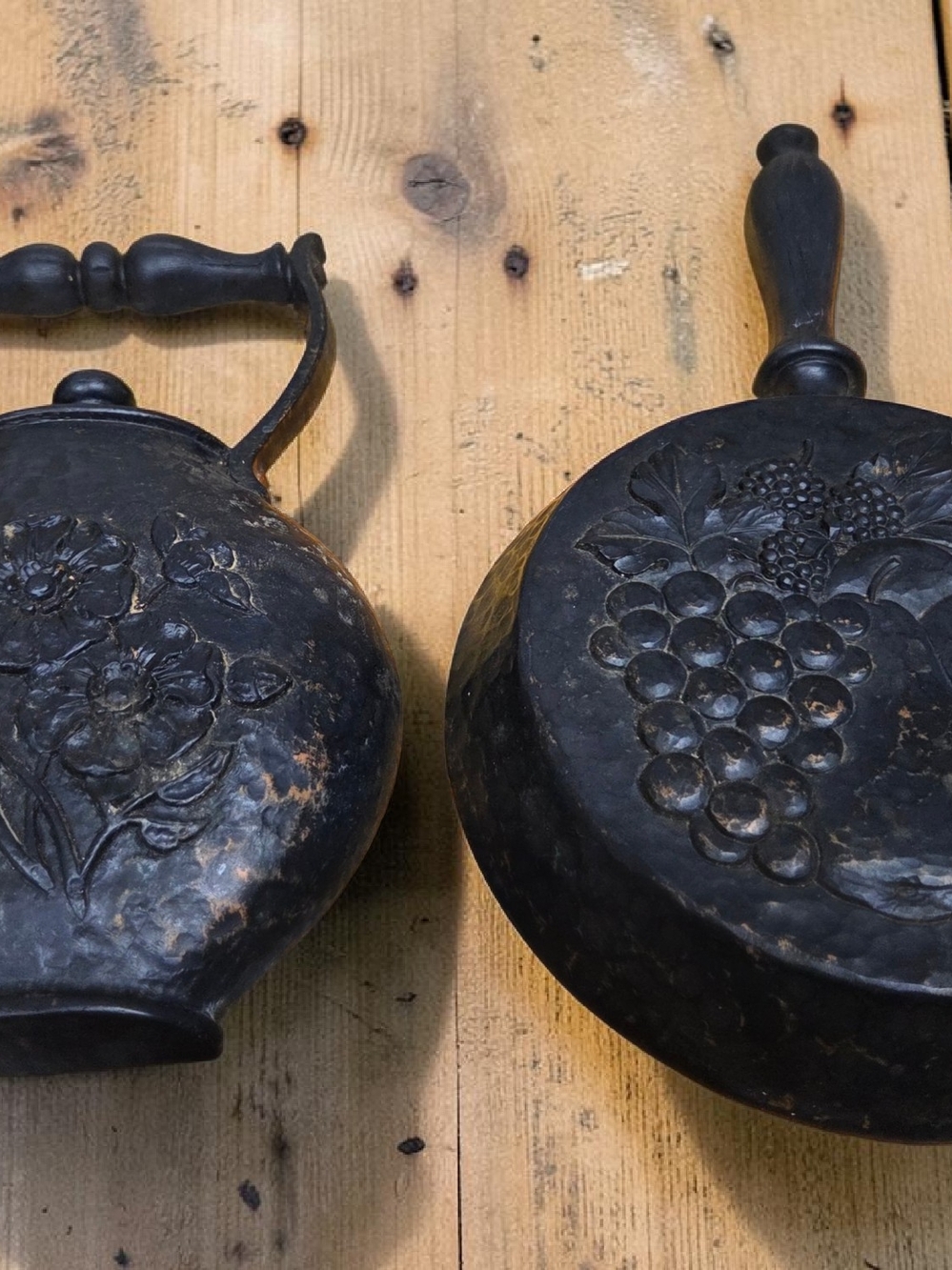 2 Vintage HOMCO Kitchen Wall Plaques Skillet & Tea Pot - Picture 3 of 4